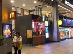 门面-麦当劳(东方时代广场分店)