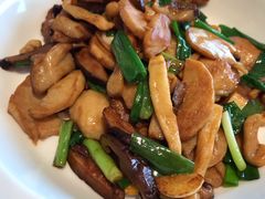 橄榄油炒三种蘑菇-西贝莜面村(金隅嘉品mall店)
