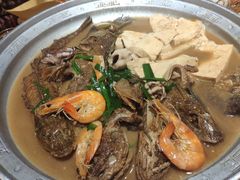 东来烧杂鱼-东来菜馆•手抓海鲜家常菜•海鲜锅贴(鸽子窝店)