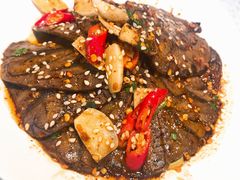 飞刀牛肉-老佛爷铜炉蛙锅(海岸城店)