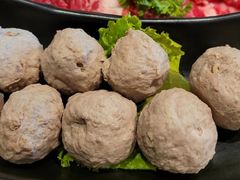 手捶生牛肉丸-牛村来人潮汕牛肉火锅(西单店)