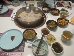 -洪氏嗨捞·猪肚鸡火锅(阳光天地店)