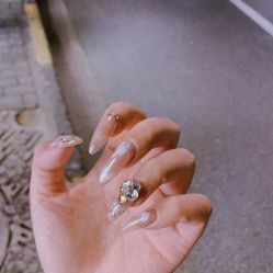 -手牵手美甲