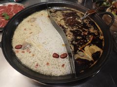 -鹿鸣山草本茶香火锅(园西路店)