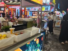 -刘姐啤酒鱼民族演艺餐厅(西街总店)