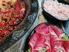 -渝嘴小老弟老火锅(华新村店)