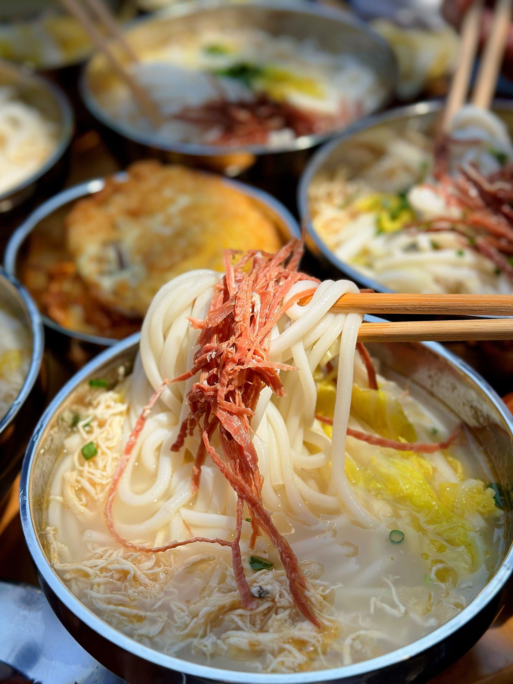 好吃哭!米线儿还得吃gai边边!