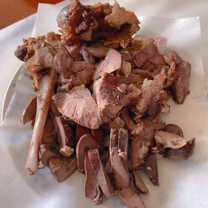 伍忠号黄家烤肉-"朋友送了我们一盒黄家烤肉礼盒装,从礼盒上.