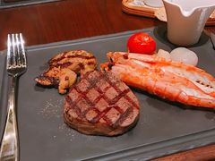 -恰餐厅及酒吧 CHAR Bar & Grill (北京丽都皇冠假日店)