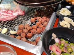 -肉甲韩国木炭烤肉(新壹街1店)