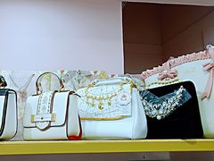 -甜镜物语 LOLITA·汉服·JK制服三坑生活馆(滨江道店)