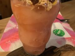 酸酸草莓汁-动动咖啡清真西餐厅