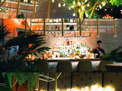 -FOUR PLAY BAR