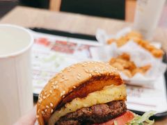 -The Habit Burger Grill 哈比特汉堡(世博店)
