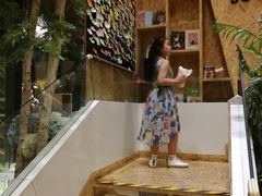 -新华里咖啡书吧(新华书店小寨店)