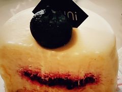 -UNI UNI(环亚凯瑟琳店)