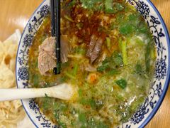 -八百里牛肉汤(盖饭·锅贴·万象城店)