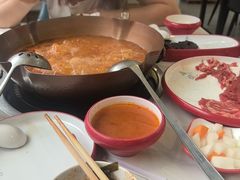 -毛辣果·贵州红酸汤牛肉火锅(西单店)