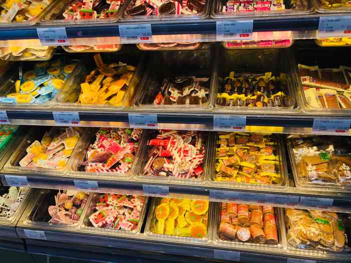 猪事町-"连锁的零食专卖店,一般都进驻在人流量比较."-大众点评移动版