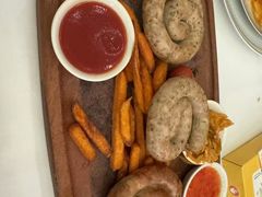 烤肠拼盘-莫斯科餐厅