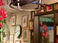 -layback cafe & bar