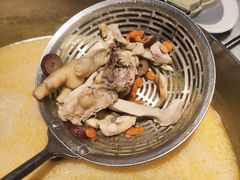 -尚尚仙·酸汤猪手·猪肚鸡火锅(华联万柳购物中心店)