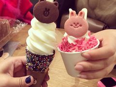 -LINE FRIENDS Garosu-gil Flagship Store