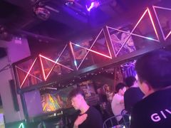 -UP嘻哈酒吧(粉巢店)