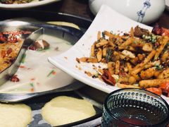 -三人行骨头王火锅(长寿店)