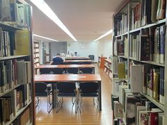 -上海市静安区图书馆(新闸路馆)