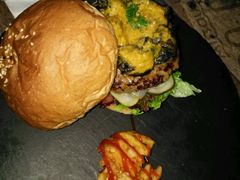 -HIGH FIVE哈福手工汉堡(桂林路店)