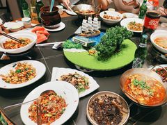 -呷湘厨·鱼汤捞饭·剁椒鱼头·辣椒炒肉(国家会展中心店)