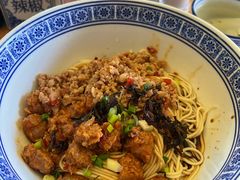 辣肉面-沪西老弄堂面馆(定西路店)