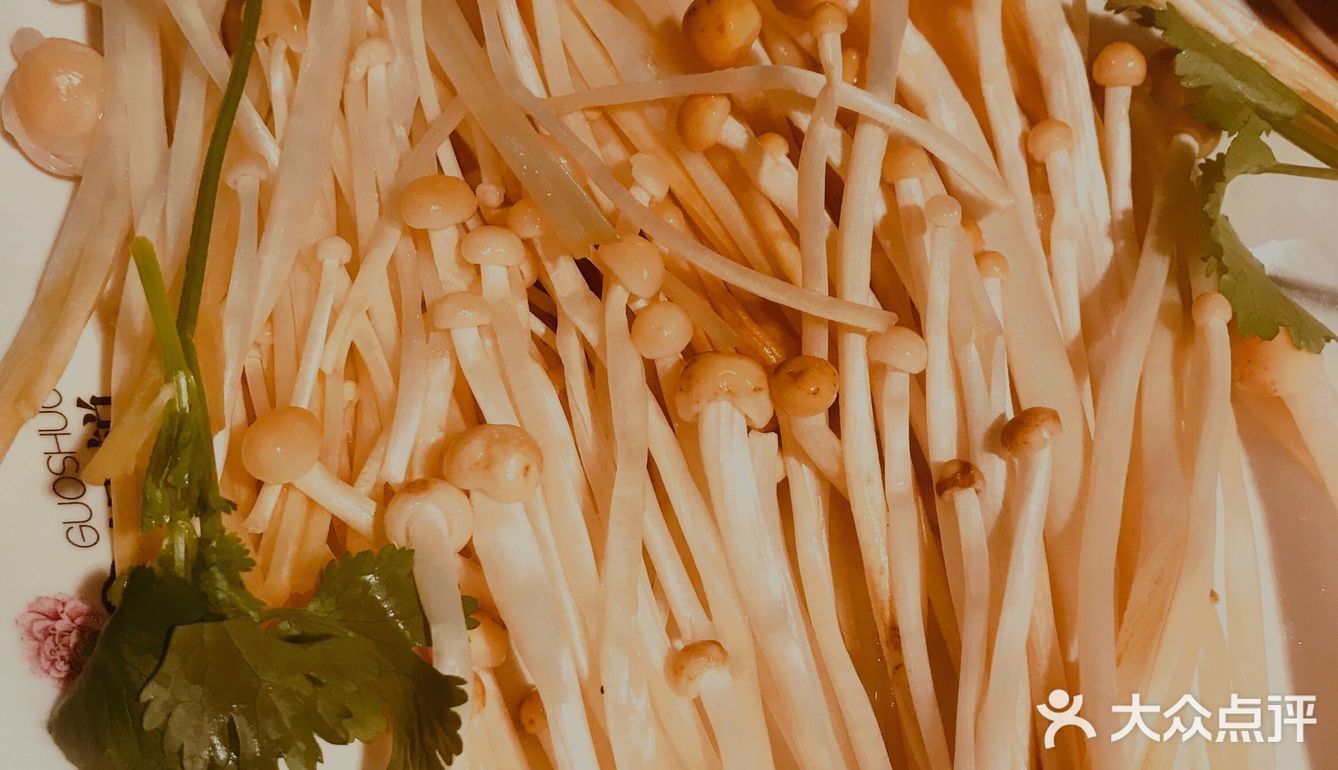 虾滑有小惊艳到很Q弹，没有因为煮的时间久口感不好的感觉