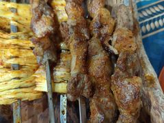烤牛羊肉串-乡村馕坑肉·烧烤·新疆菜·本地人更爱吃(阿勒泰首店)