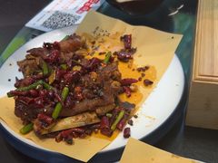 -川流不息·地道川菜·小龙虾(松东路店)