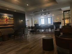 大堂-星巴克臻选(广州沙面店)