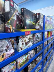 -逝水玩具折扣店