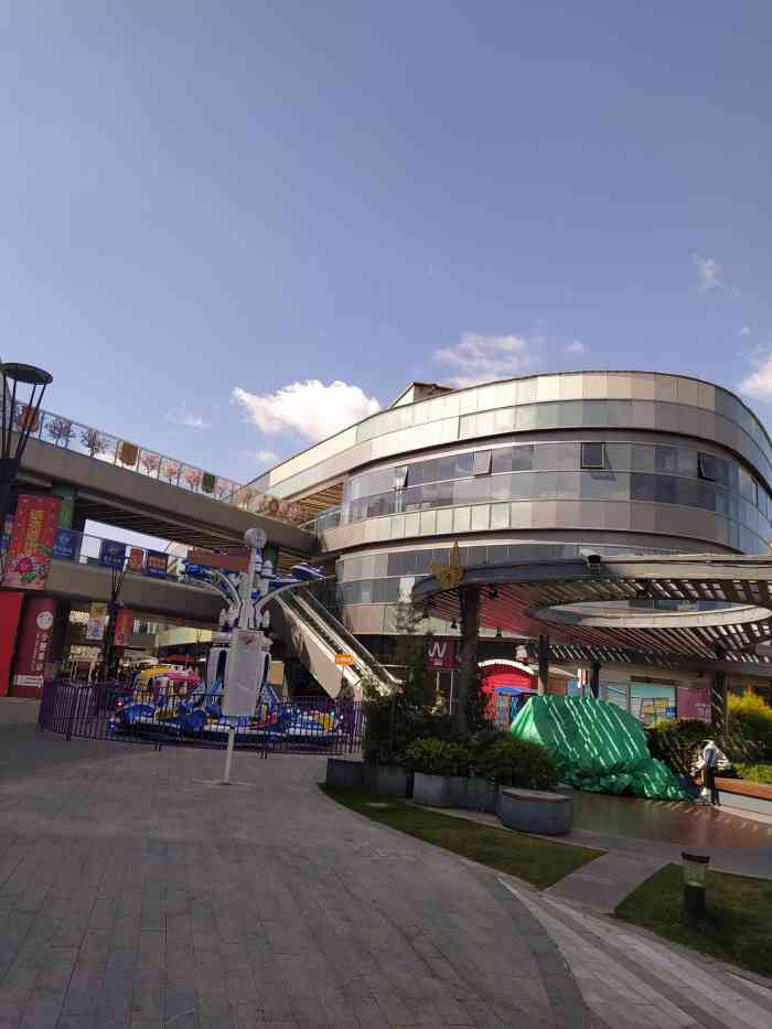 静安大融城-"又一个新的商场开业了 开业第一天林宥嘉来.