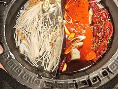 -宽板凳老灶火锅(台湾街店)