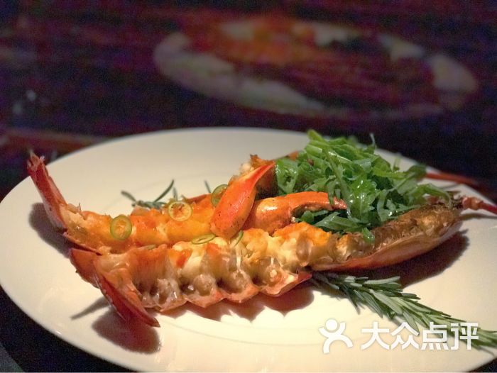 咸黄油香烤龙虾