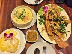 -Chom Cafe and Restaurant