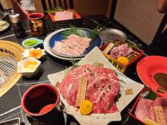 -山川小町·极番烧肉(新地假日广场店)