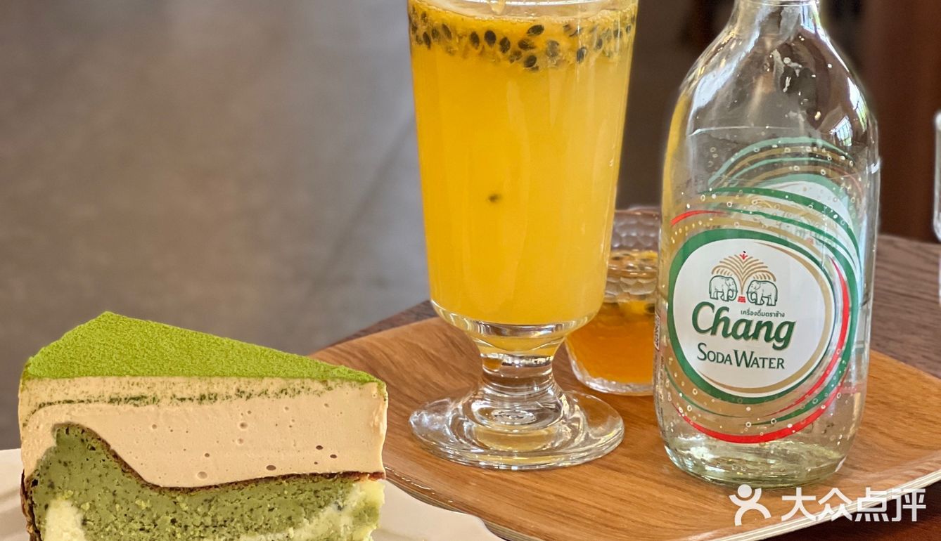 南阳探店下午茶 树下沐屋 超出片的旋转楼梯