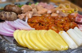 Super Delicious Korean Beef Intestine Hot Pot