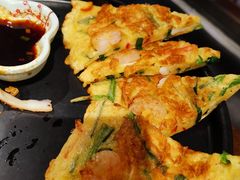 海鲜葱饼-明洞阿姨·韩式酱蟹烤肉·创意料理(三元桥店)