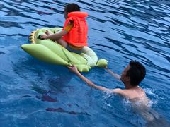 成人泳池-惠州金海湾嘉华度假酒店