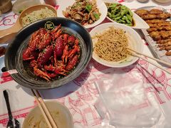 -肥肥虾庄·金牌油焖大虾(汉街SKP店)