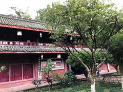 -峨眉山报国寺