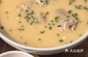 Traditional Soybean Soup with Pig's Trotters